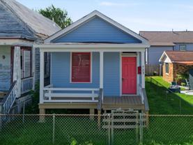 723 Sealy St - Photo 1 of 1