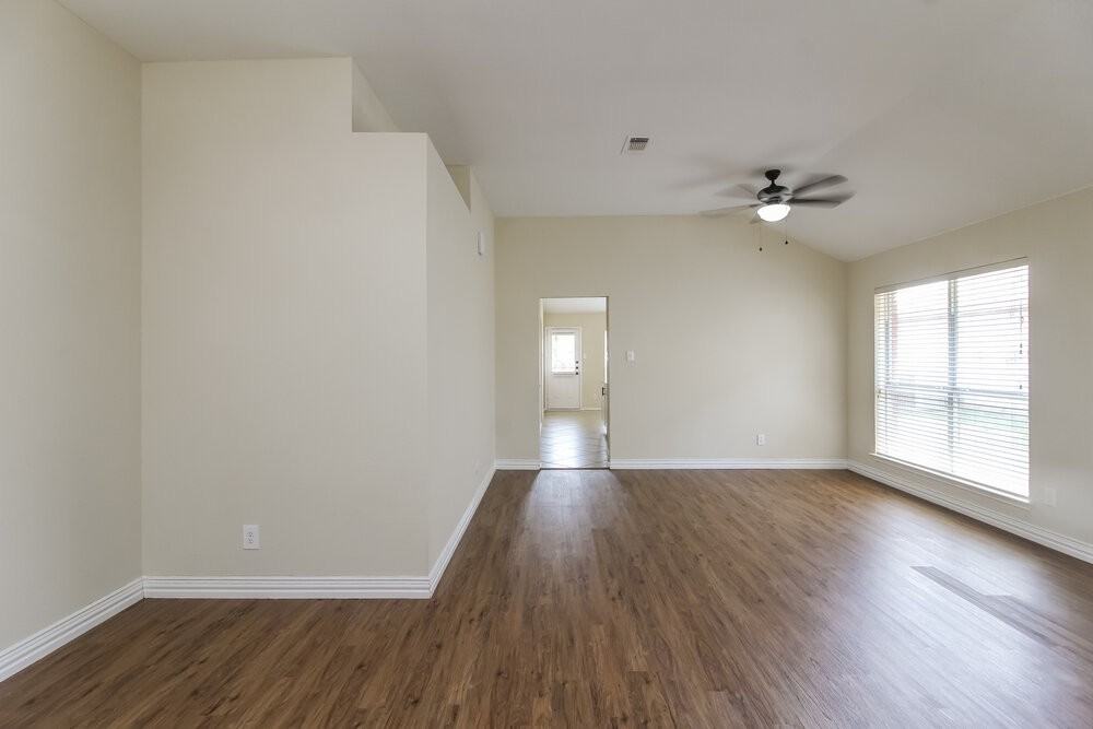 412 Round Rock Rd - Photo 3 of 16