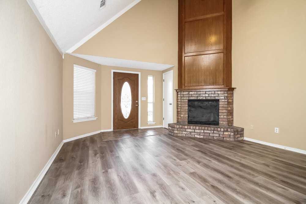 2110 Westmore Dr - Photo 4 of 17