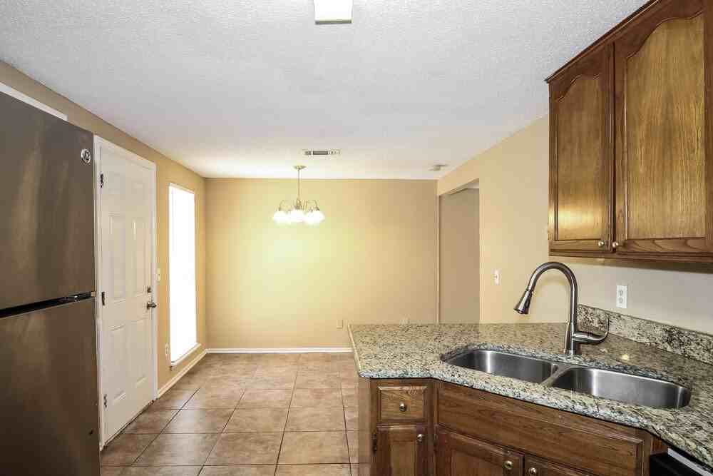 2110 Westmore Dr - Photo 6 of 17