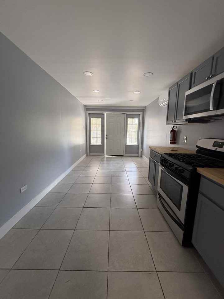 1714 Jasmine Ave #2 - Photo 3 of 11