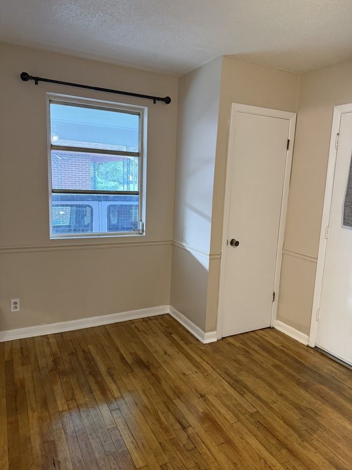 1216 Dugas St #NA - Photo 4 of 6