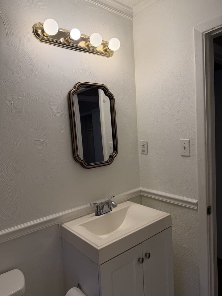 1216 Dugas St #NA - Photo 6 of 6