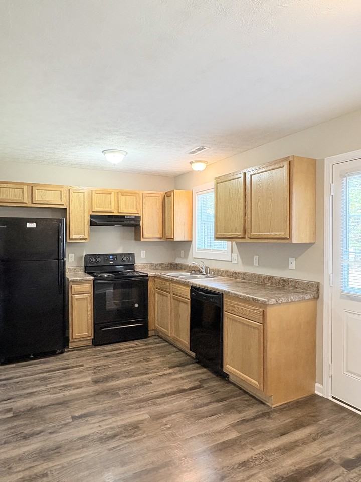 110 Bright St #C - Photo 3 of 14