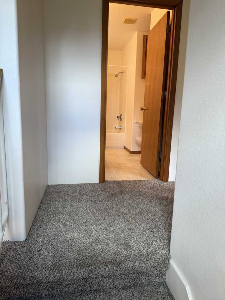 2292 Riviera Ct #NA - Photo 7 of 8