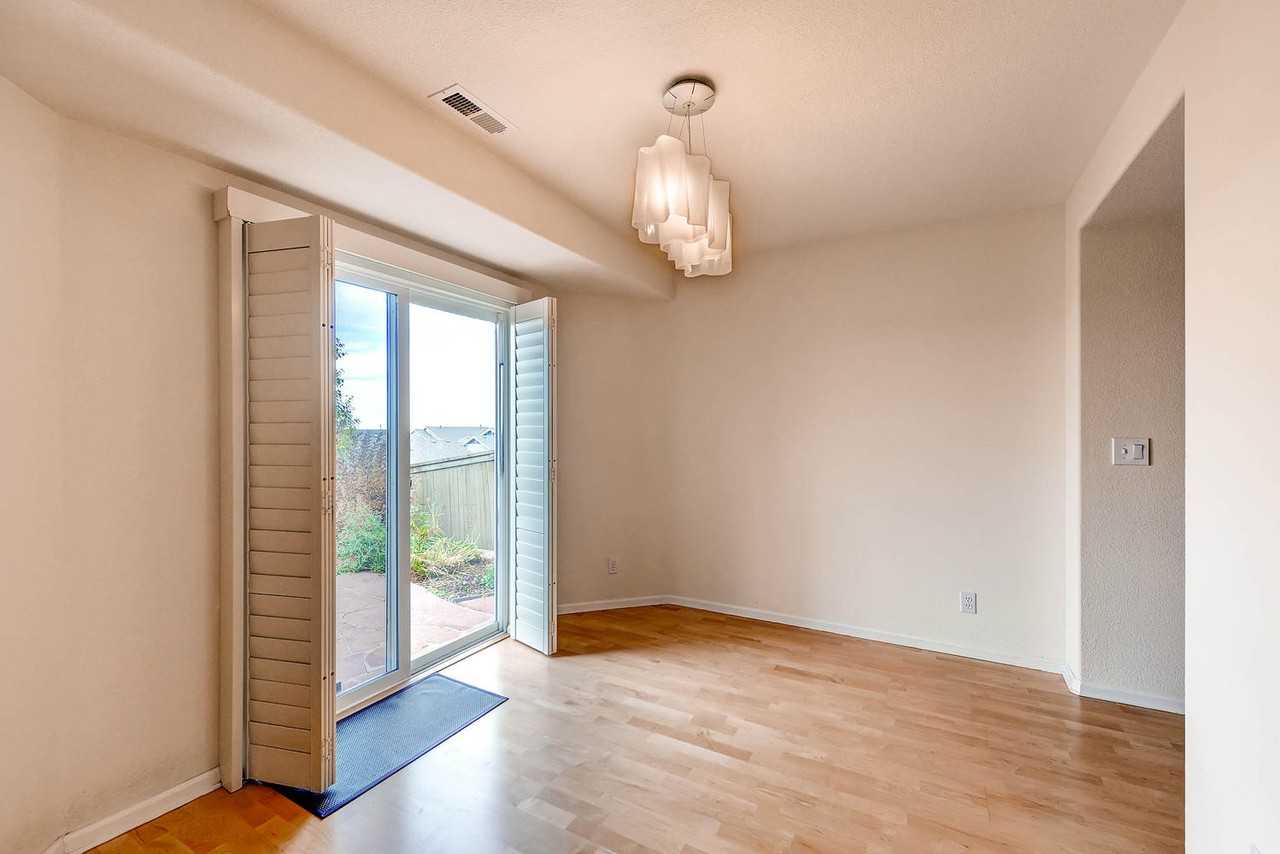 6079 Raleigh Cir - Photo 6 of 16