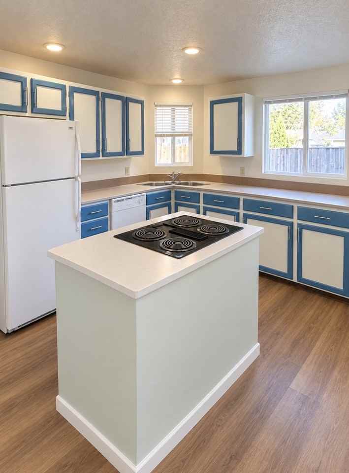 6324 49th Dr Ne #NA - Photo 2 of 10