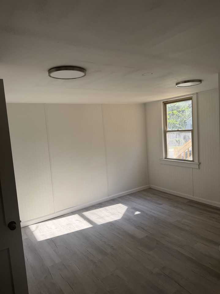 308 5th St - Photo 5 of 11