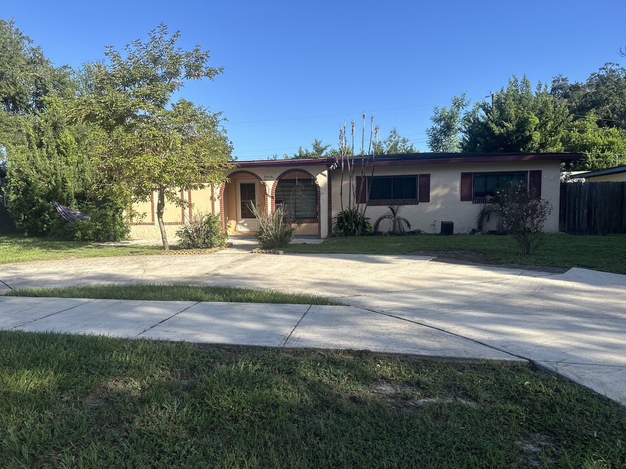 3557 Arbutus Ln #NA - Photo 3 of 29