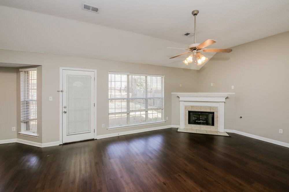 10842 Colton Dr - Photo 5 of 17