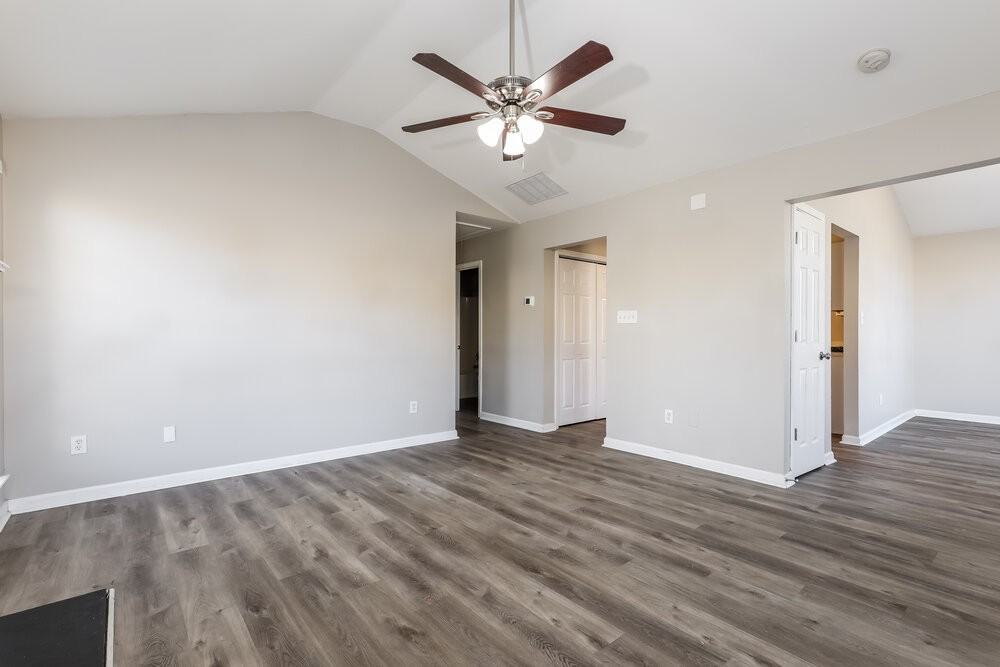 5687 Eagles Feather Ln - Photo 3 of 16