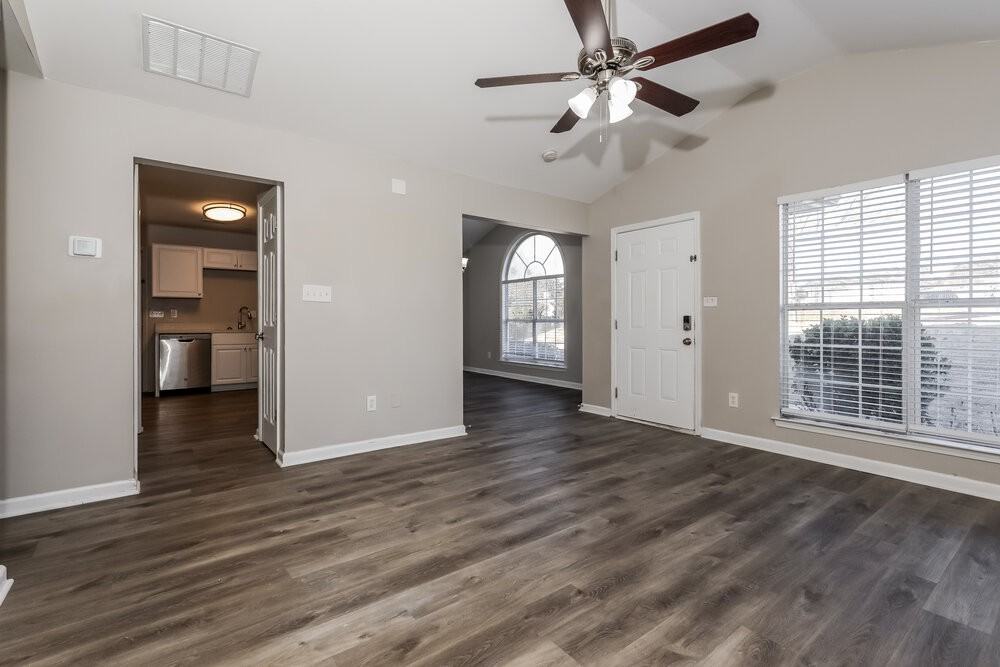5687 Eagles Feather Ln - Photo 5 of 16