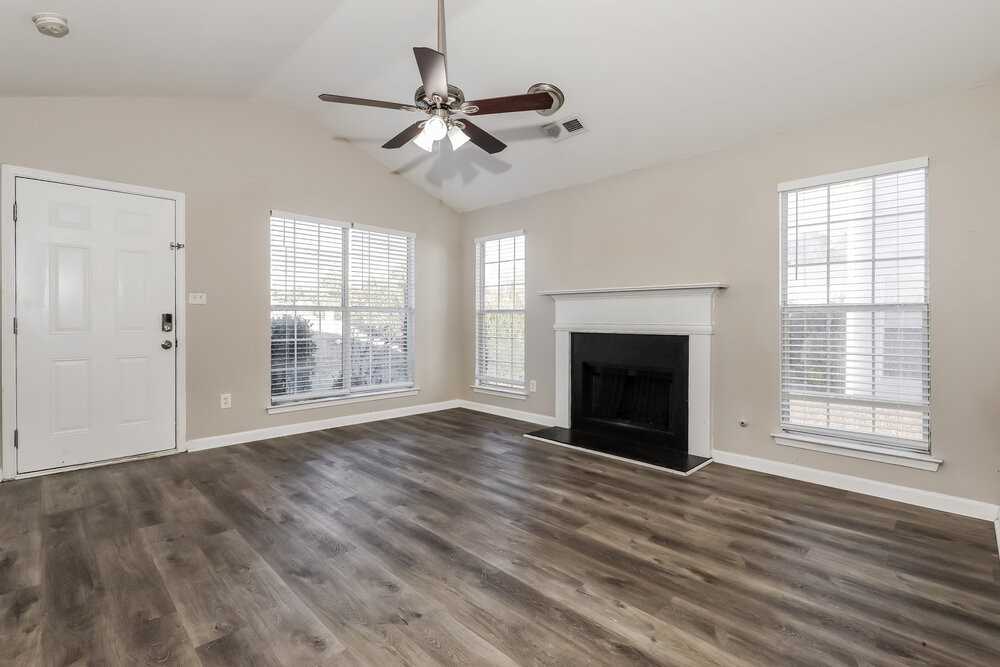 5687 Eagles Feather Ln - Photo 6 of 16