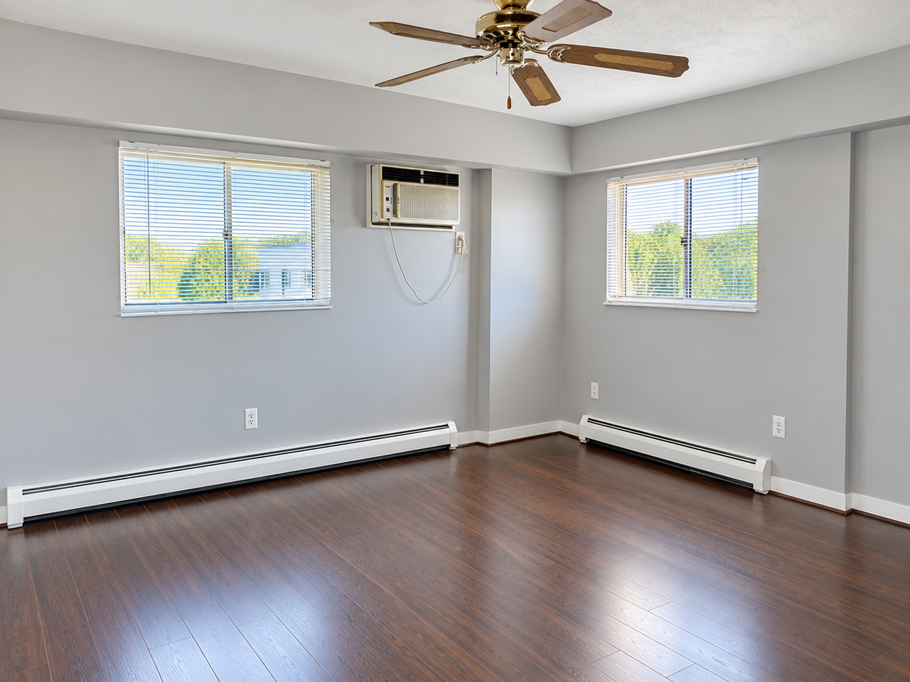 585 Revere Beach Pkwy - Photo 6 of 7