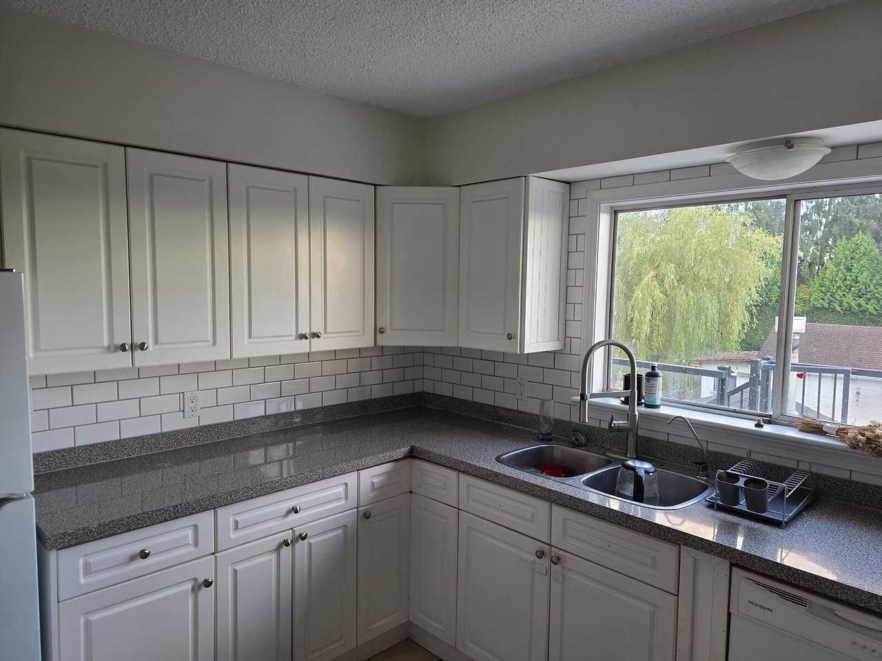 7278 Patterson Ave - Photo 7 of 14