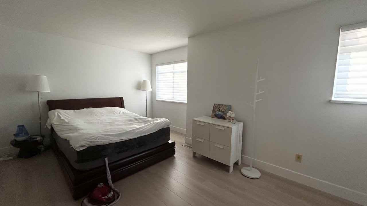 10238 155A Street - Photo 5 of 10