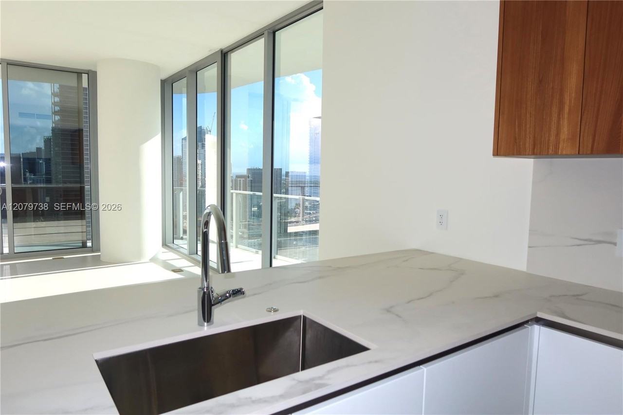 NE 15th St & Biscayne Blvd - Photo 4 of 11