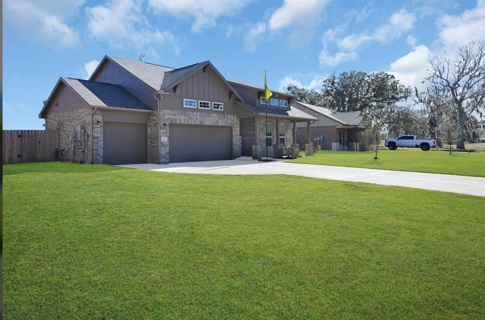 351 Twin Lakes Blvd W #NA - Photo 2 of 17