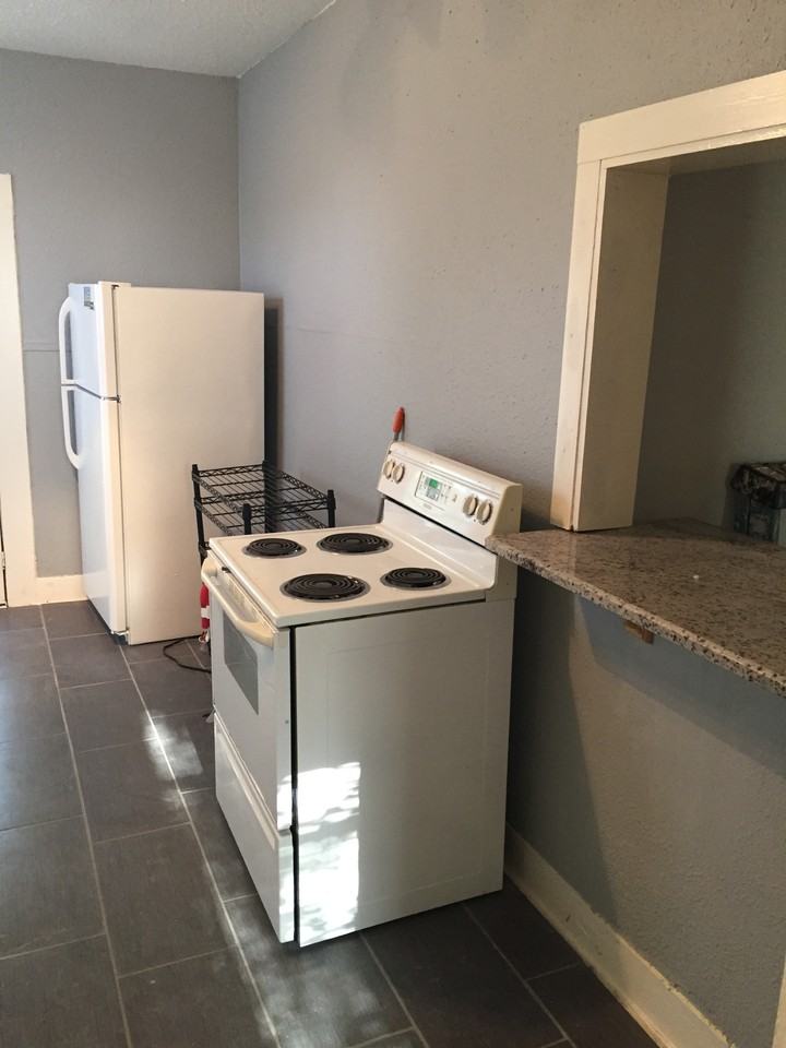 335 Wilkens Ave #2 - Photo 5 of 15