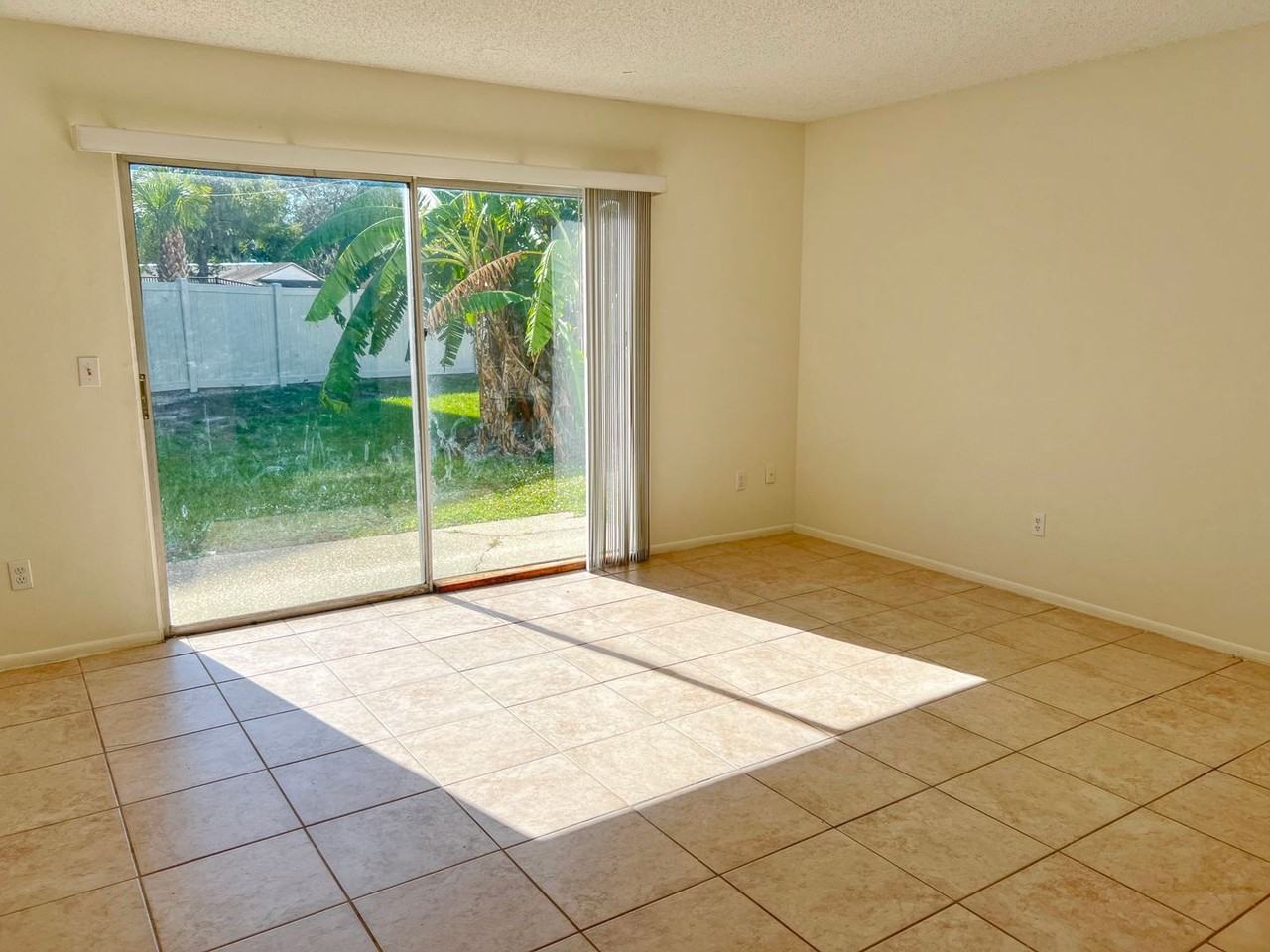 12118 Napiers Cir - Photo 6 of 14