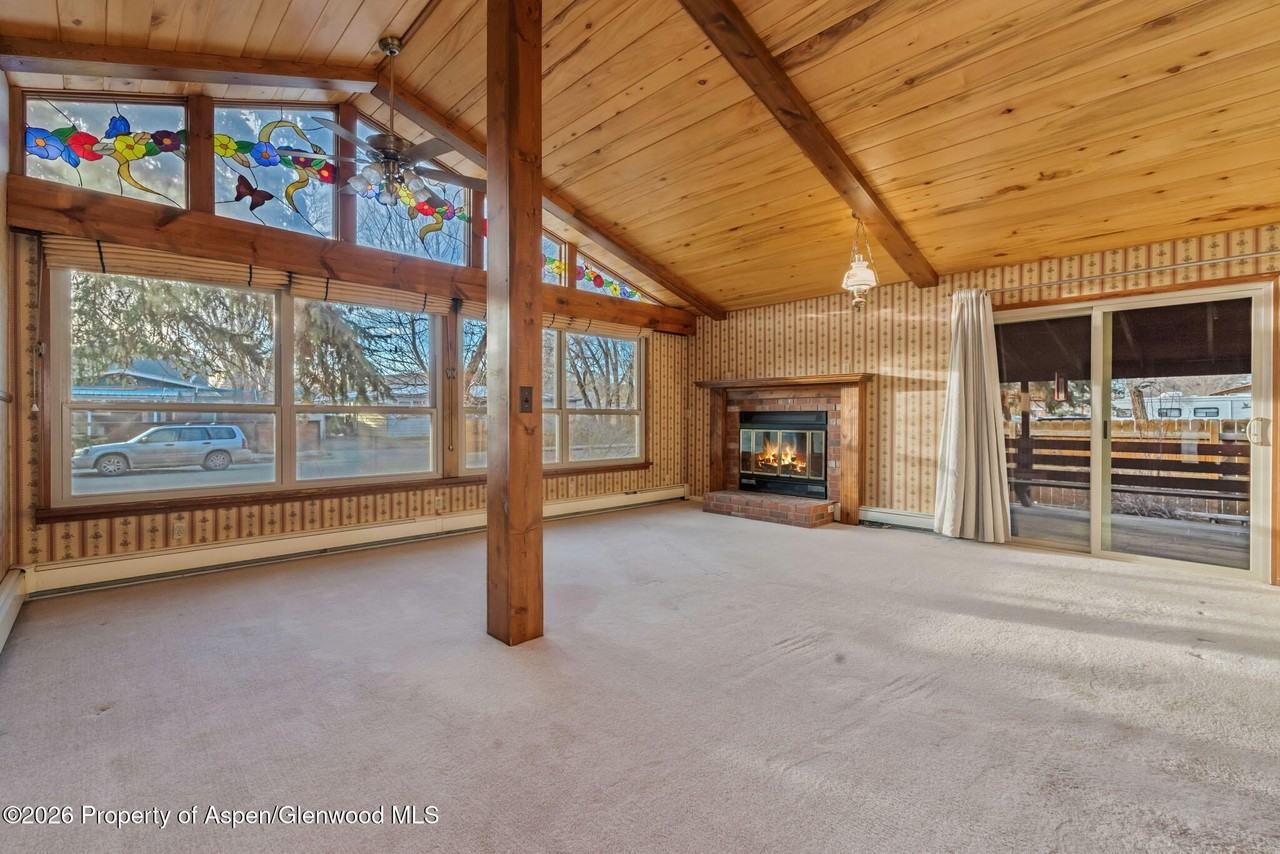 805 Rose St - Photo 2 of 36