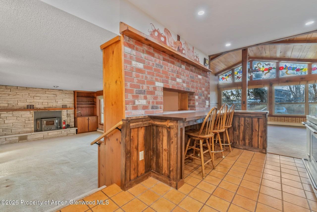805 Rose St - Photo 4 of 36