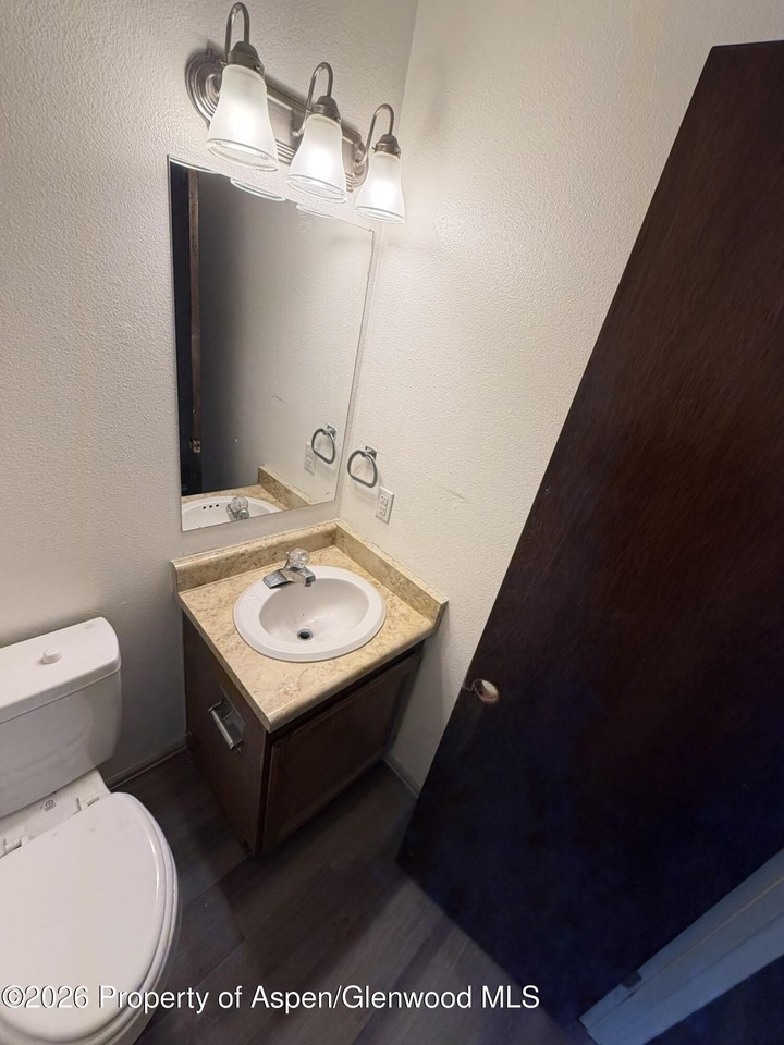 359 S 9th St - Photo 4 of 8