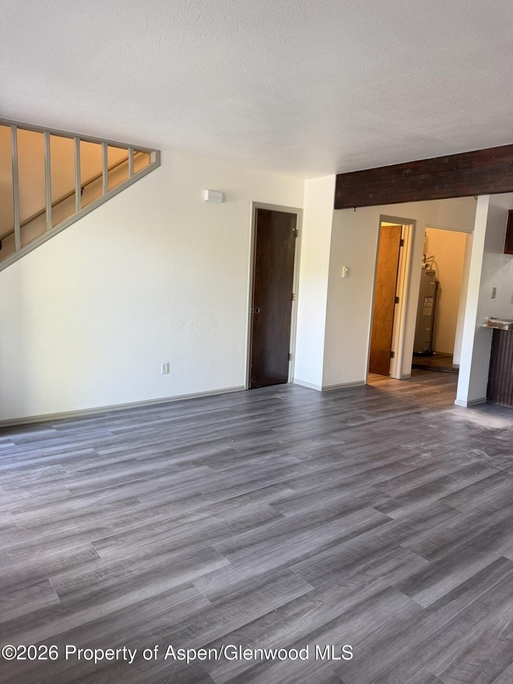 359 S 9th St - Photo 5 of 8