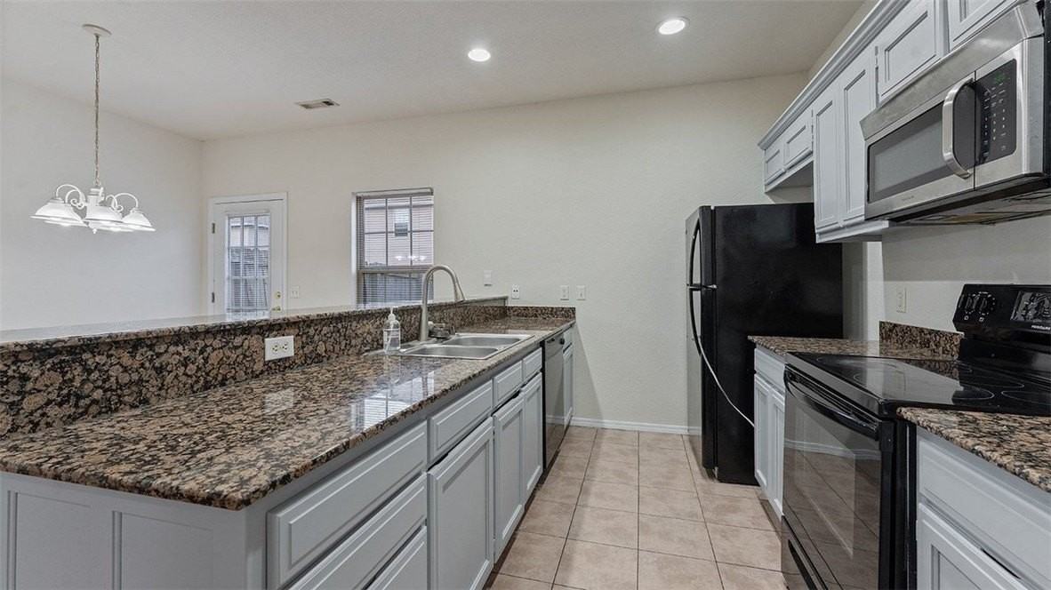 3000 Sw Windrift Ave #1 - Photo 2 of 12