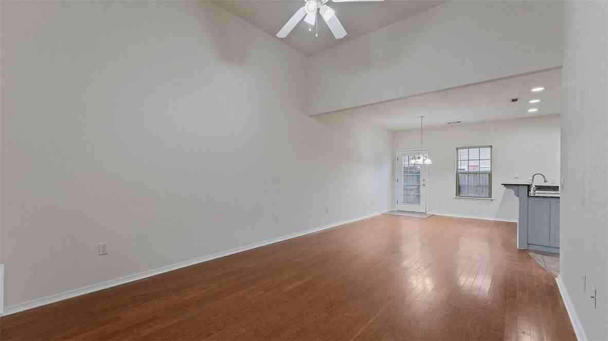3000 Sw Windrift Ave #1 - Photo 7 of 12