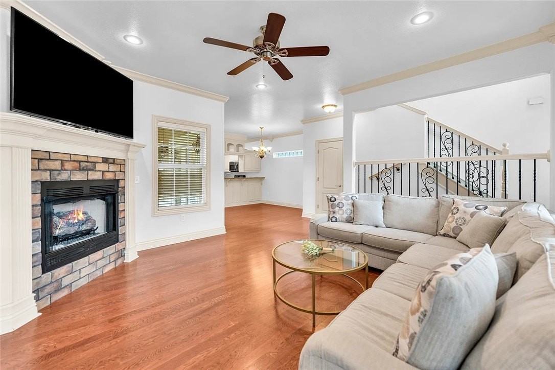 536 N Tennyson Ln - Photo 2 of 13