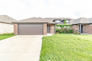 926 Kensington Dr - Photo 1 of 1
