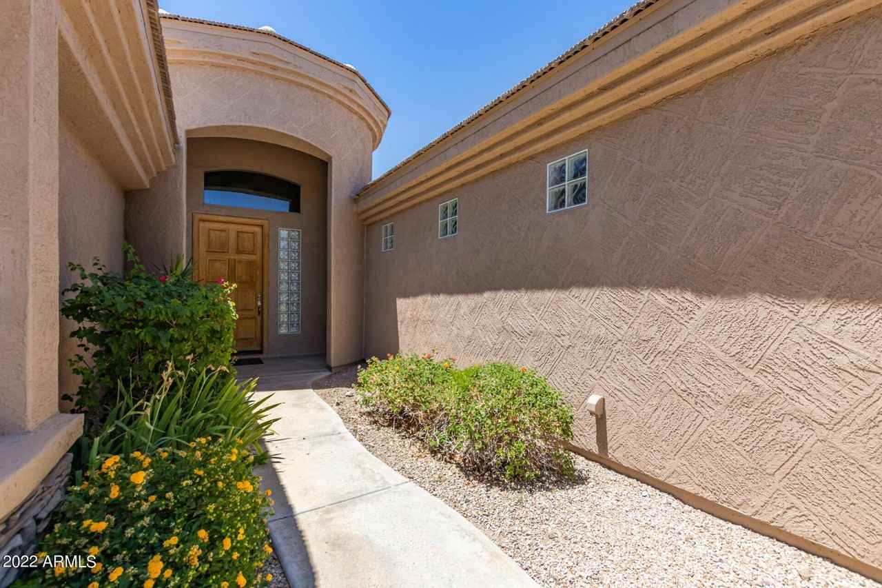 12706 S 176th Ln - Photo 4 of 45