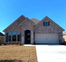 featured image of 916 Charleston Loop
