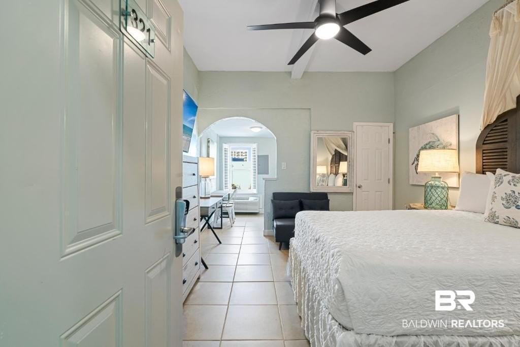 200 E Beach Blvd #321 - Photo 6 of 27