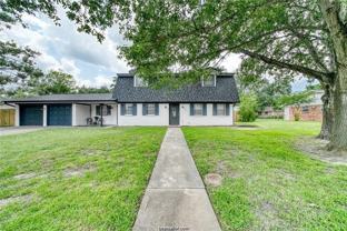 1221 S Ridgefield Cir - Photo 1 of 1