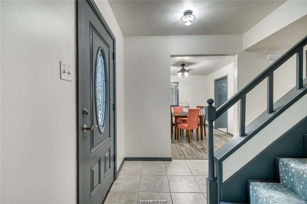 1221 S Ridgefield Cir - Photo 5 of 21