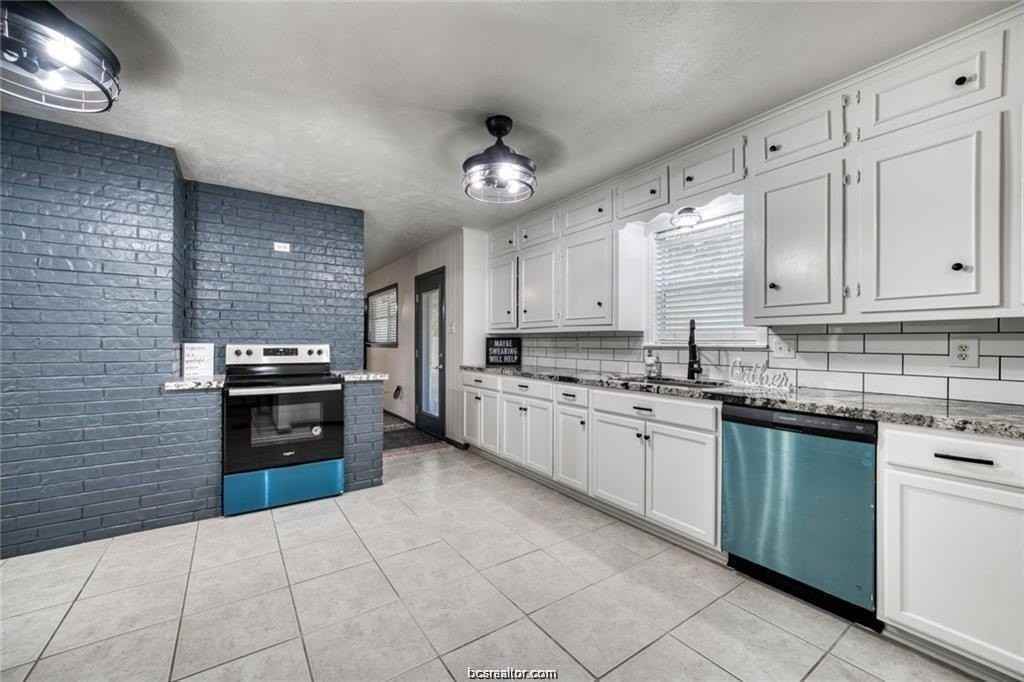 1221 S Ridgefield Cir - Photo 7 of 21