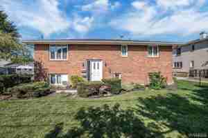 featured image of 28 Mead St Uppr Unit #Unit