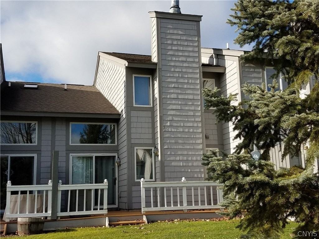435 Summerhaven Dr N - Photo 3 of 19