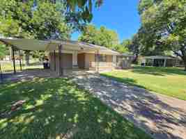 featured image of 302 N Lincoln St