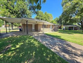302 N Lincoln St - Photo 1 of 1
