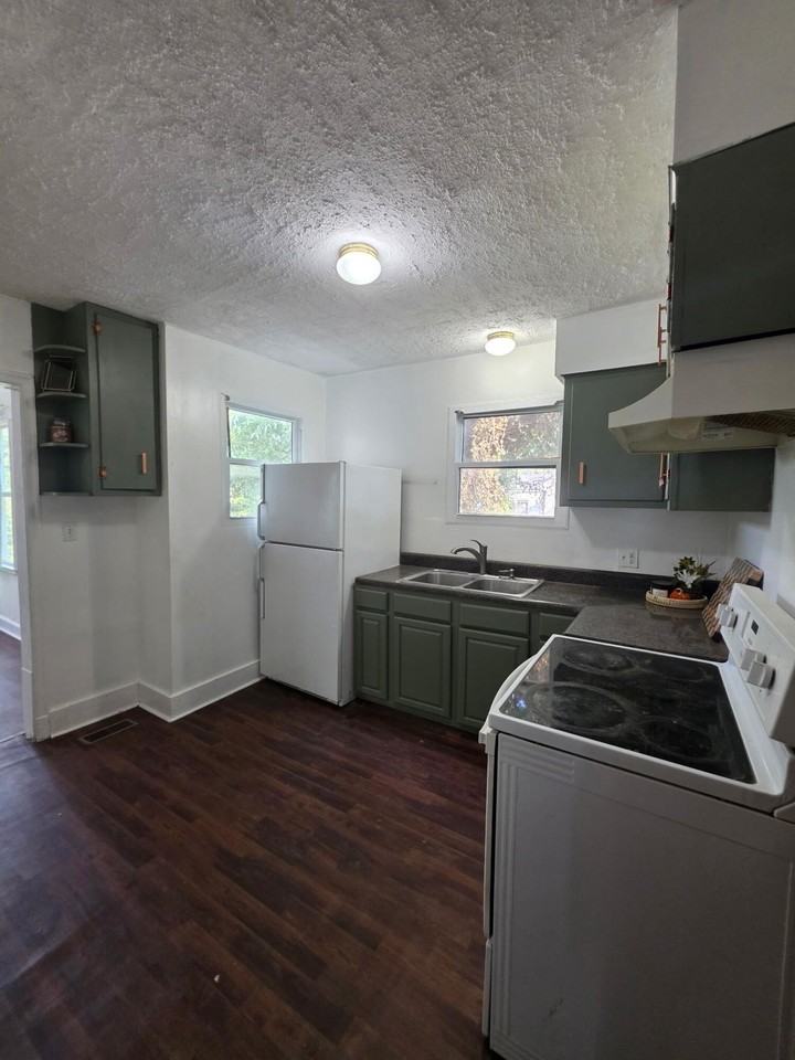 3007 Fox Dr - Photo 6 of 15