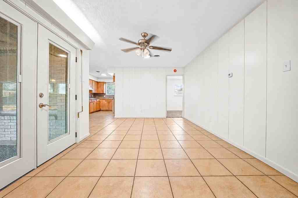 4650 Janssen Dr - Photo 4 of 14