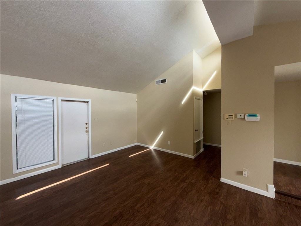 6543 Long Meadow Dr - Photo 4 of 8