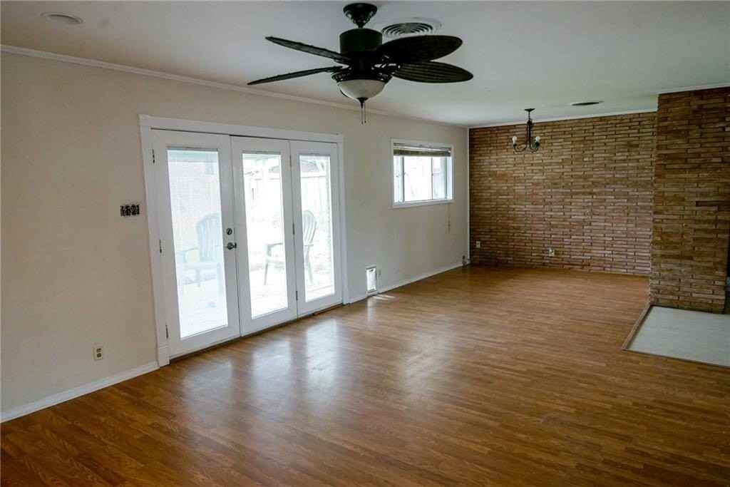 442 Haroldson Dr - Photo 4 of 18