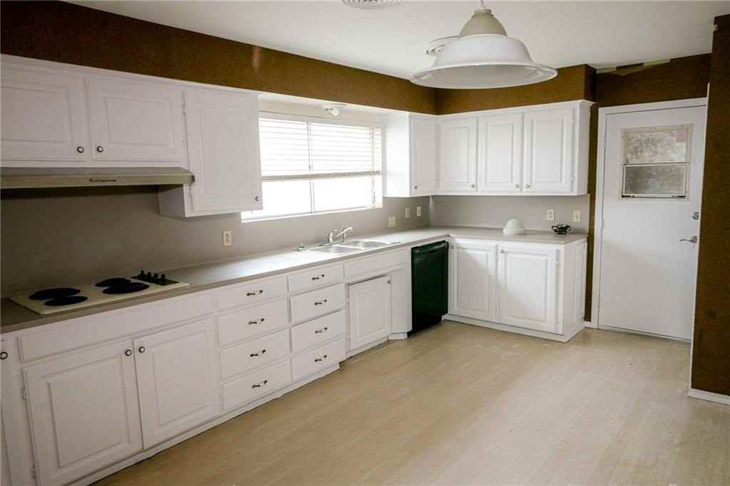 442 Haroldson Dr - Photo 6 of 18