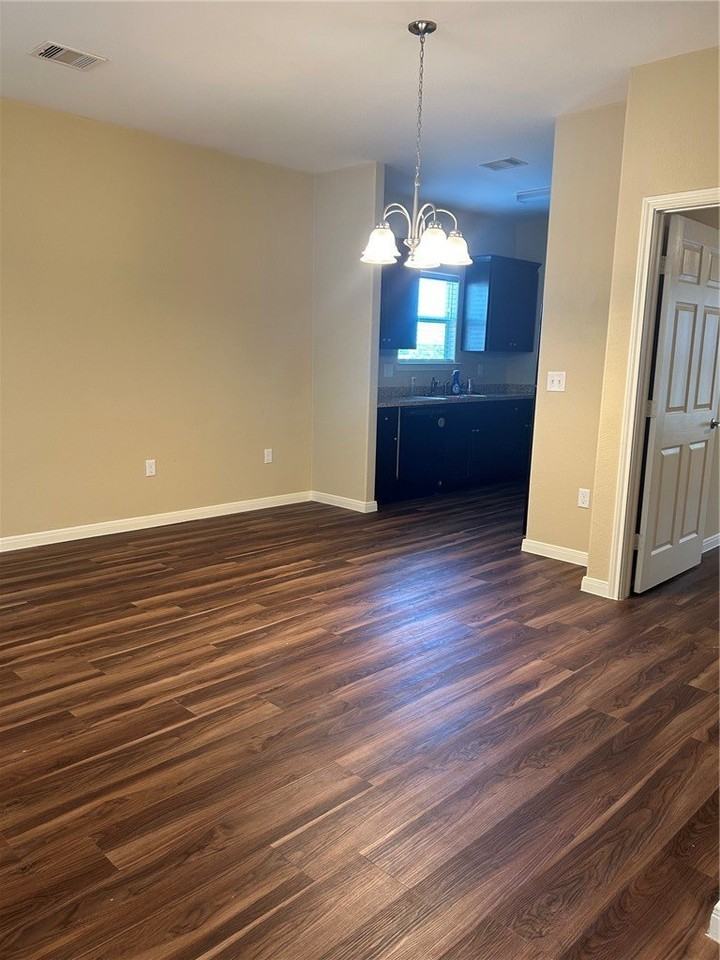 245 N Arch St - Photo 5 of 18