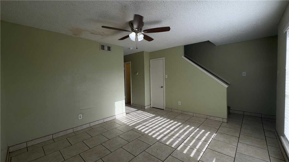 7225 Owen Ct #B - Photo 4 of 21