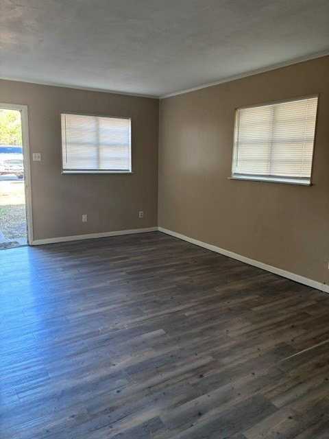 626 S 18th St - Photo 5 of 10